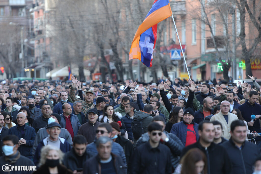 Opposition holds rally, march in Yerevan - The US Armenians