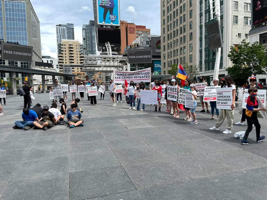 Armenians, Greeks stage protest in Toronto, demand release of Armenian POWs - The US Armenians