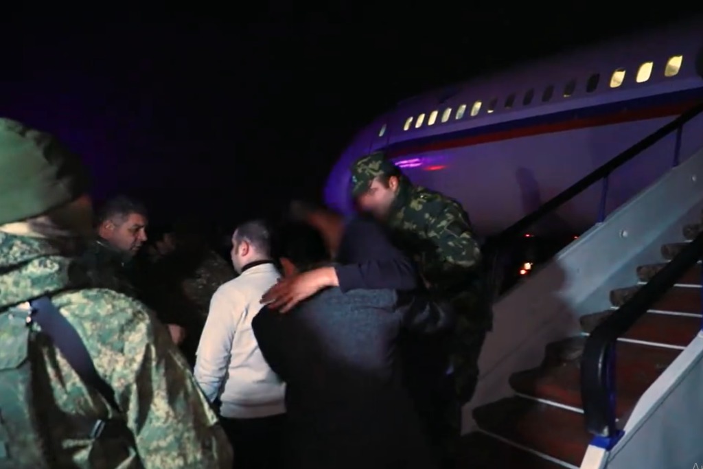 A group of 15 captives arrived in Yerevan from Baku - The US Armenians