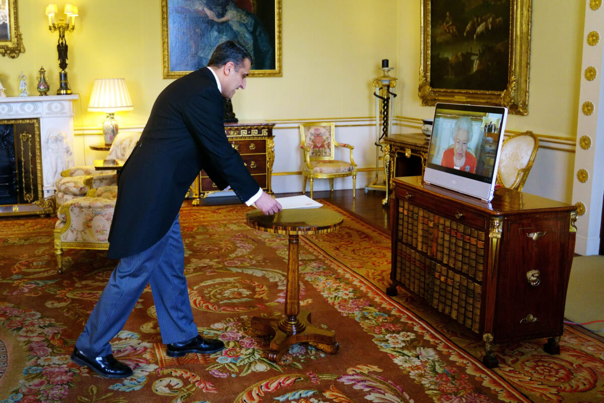 Armenian Ambassador to UK presents credentials to the Queen